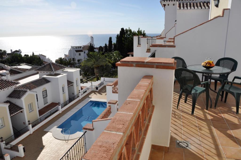 Nerja Paradise Rentals - Chimenea Apts ภายนอก รูปภาพ